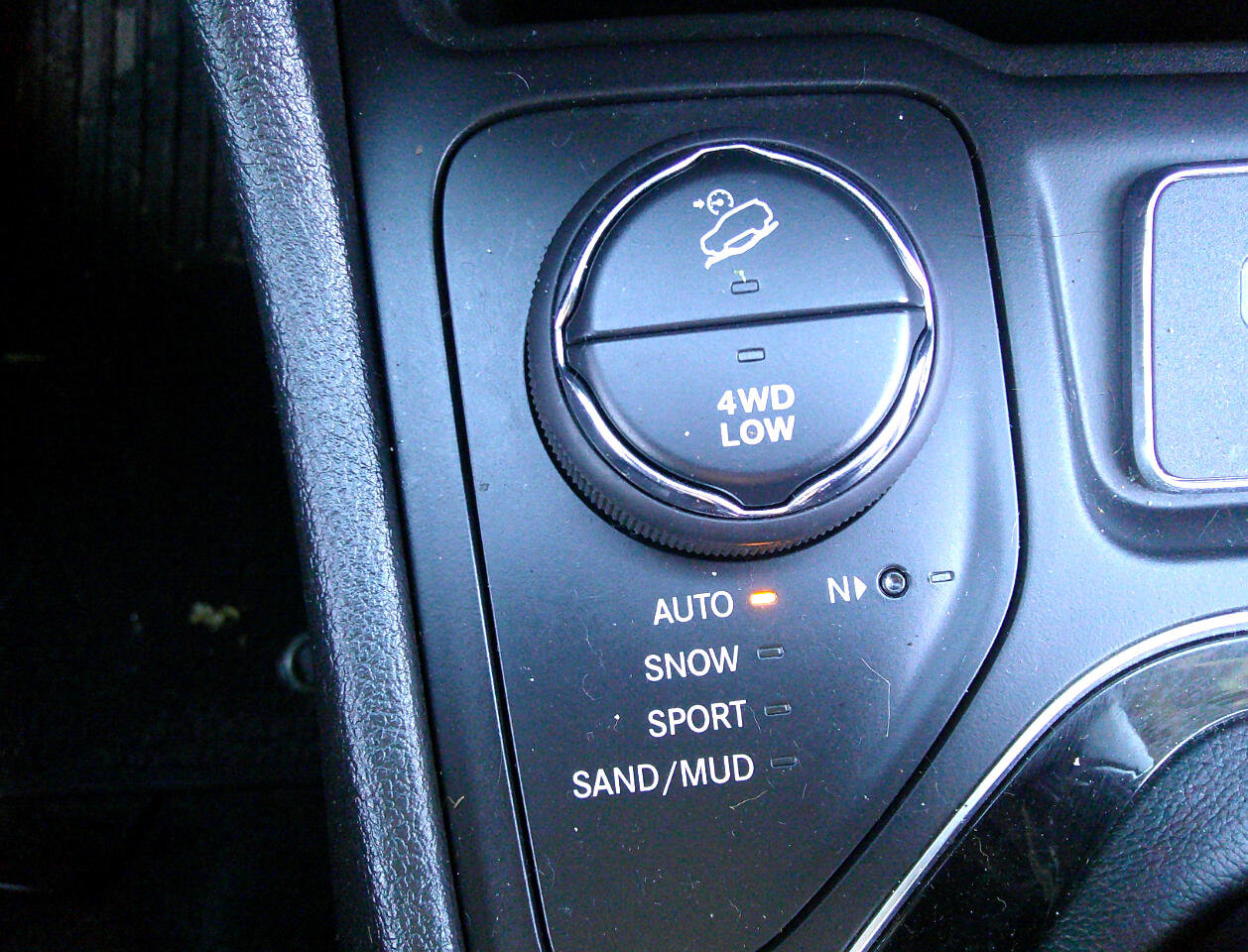 Used 2019 Jeep Cherokee Overland w/ Trailer Tow Group image 30