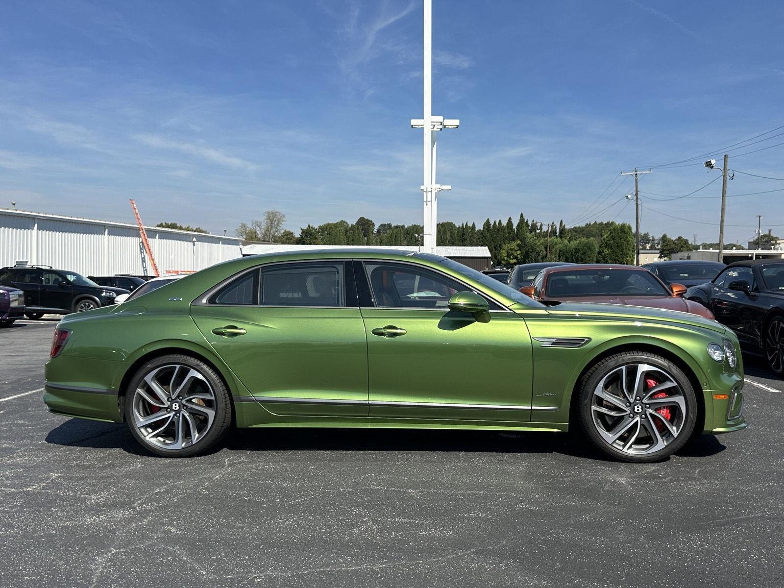 New 2025 Bentley Flying Spur Plug-In Hybrid AWD/4WD image 6