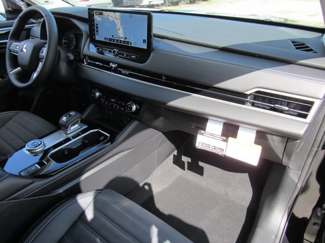 New 2026 Mitsubishi Outlander SE FWD image 12