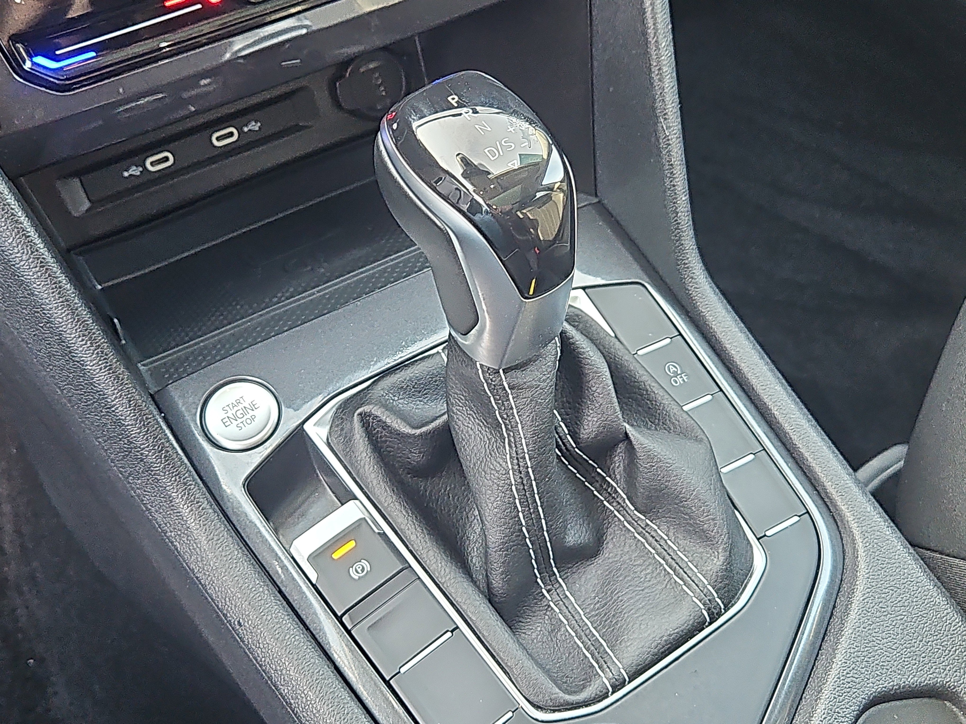 Certified 2023 Volkswagen Tiguan SE w/ Panoramic Sunroof Package image 18