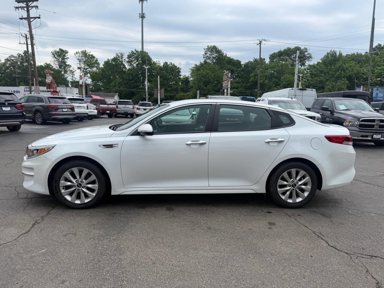 Used 2018 Kia Optima LX w/ 17" Alloy Wheels Package FWD image 5