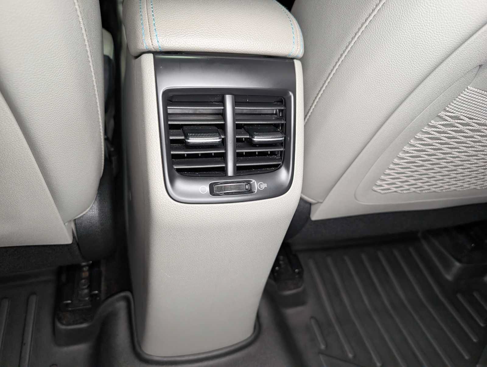 Used 2020 Kia Niro EX Premium FWD image 16