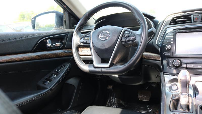 Used 2017 Nissan Maxima Platinum FWD image 21