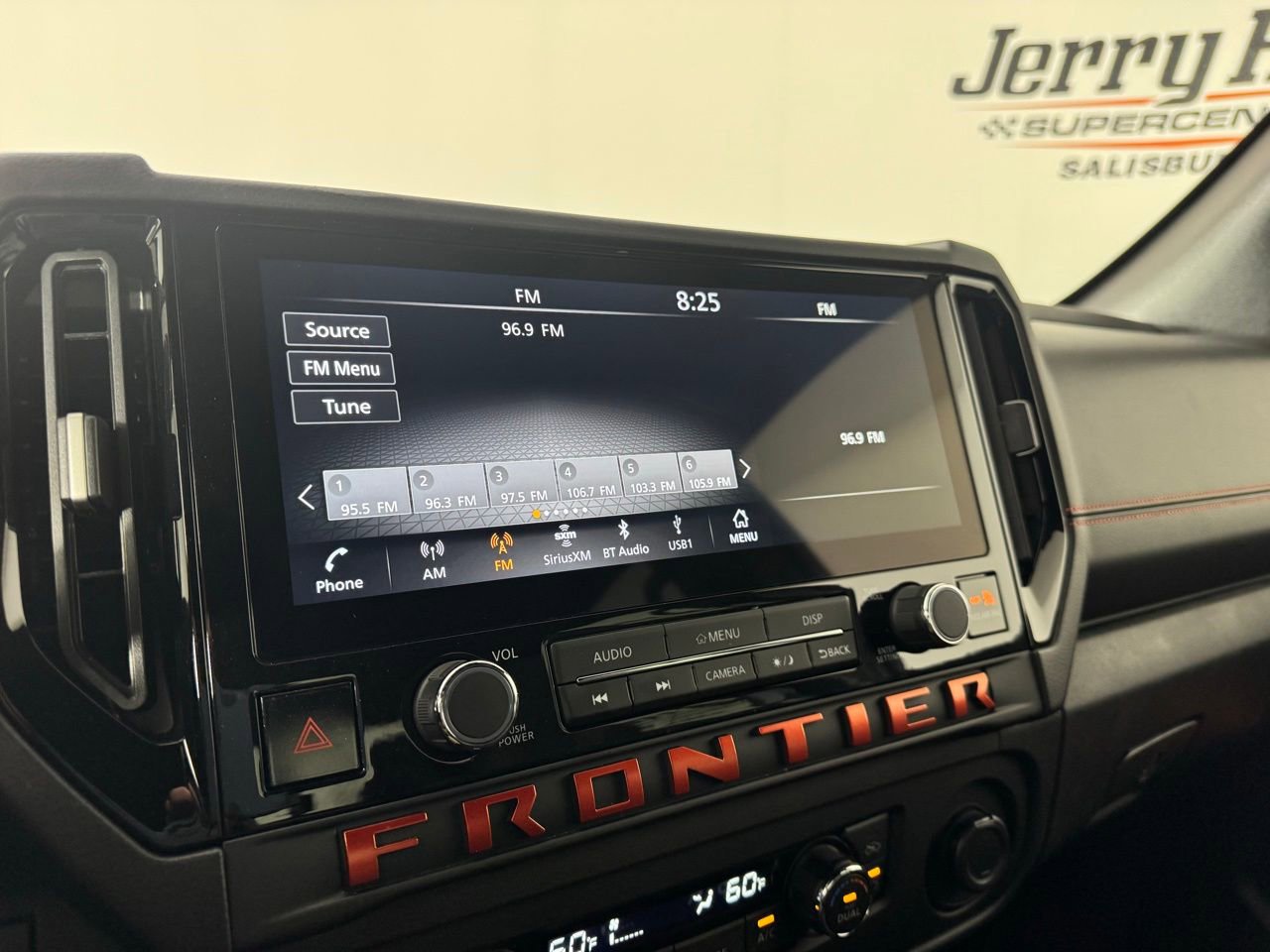 Used 2025 Nissan Frontier PRO-4X AWD/4WD image 21