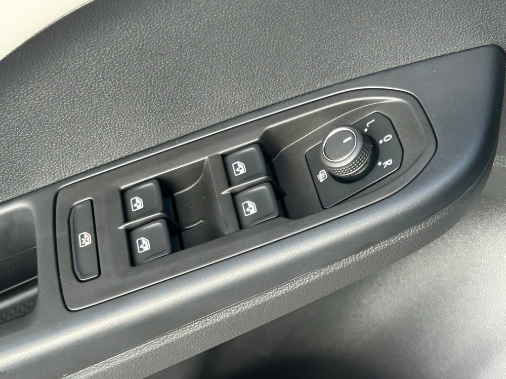 Used 2025 Volkswagen Taos SE image 62