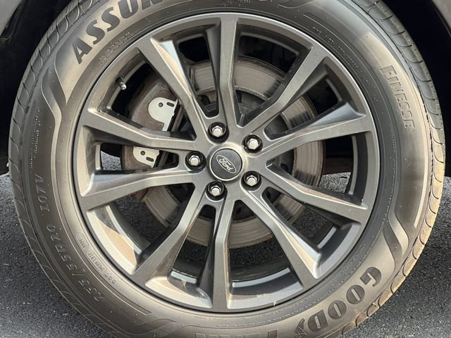 Used 2018 Ford Explorer XLT w/ Equipment Group 202A AWD/4WD image 7