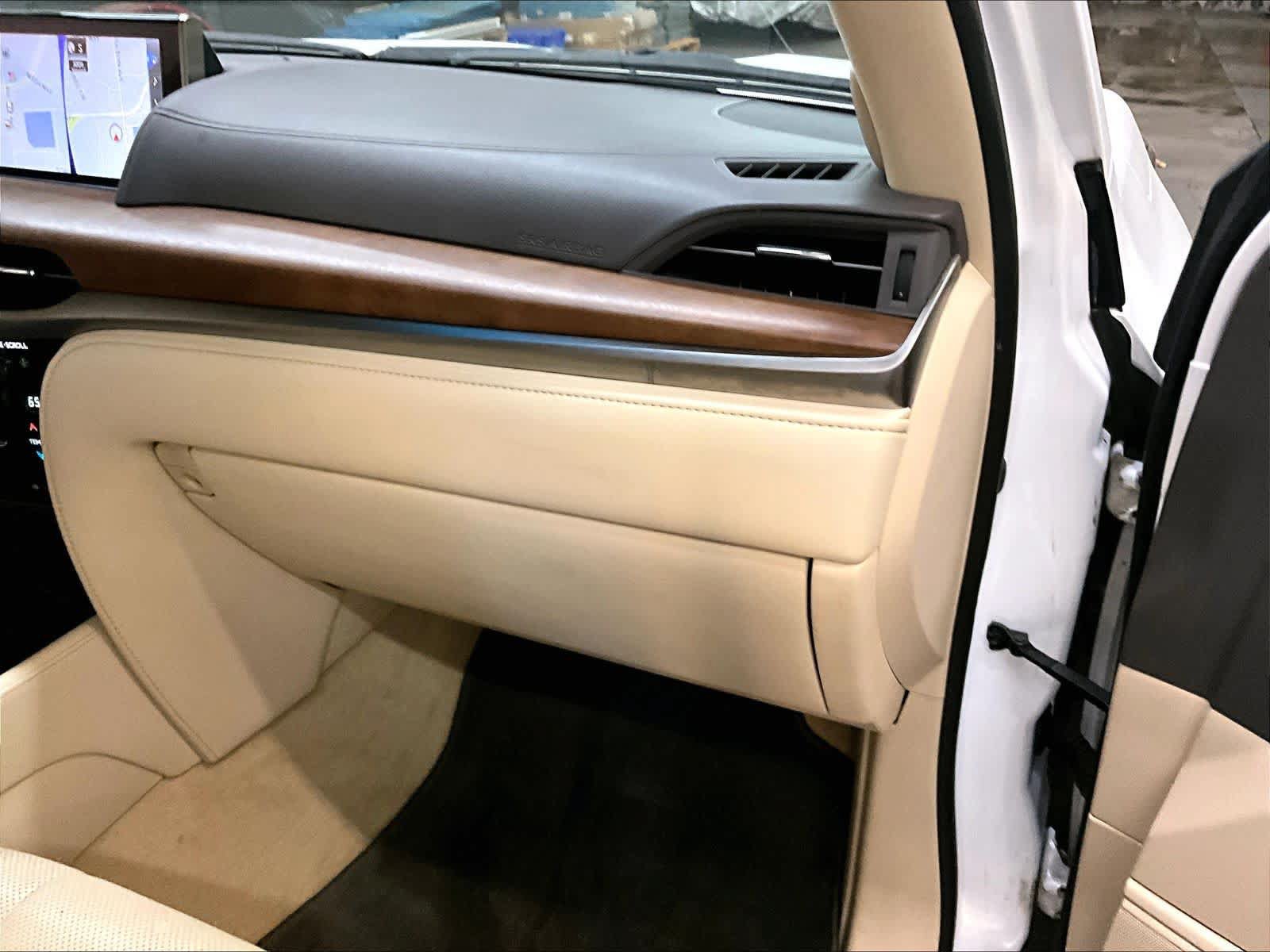 Used 2019 Lexus LX 570 4WD w/ Luxury Package image 20