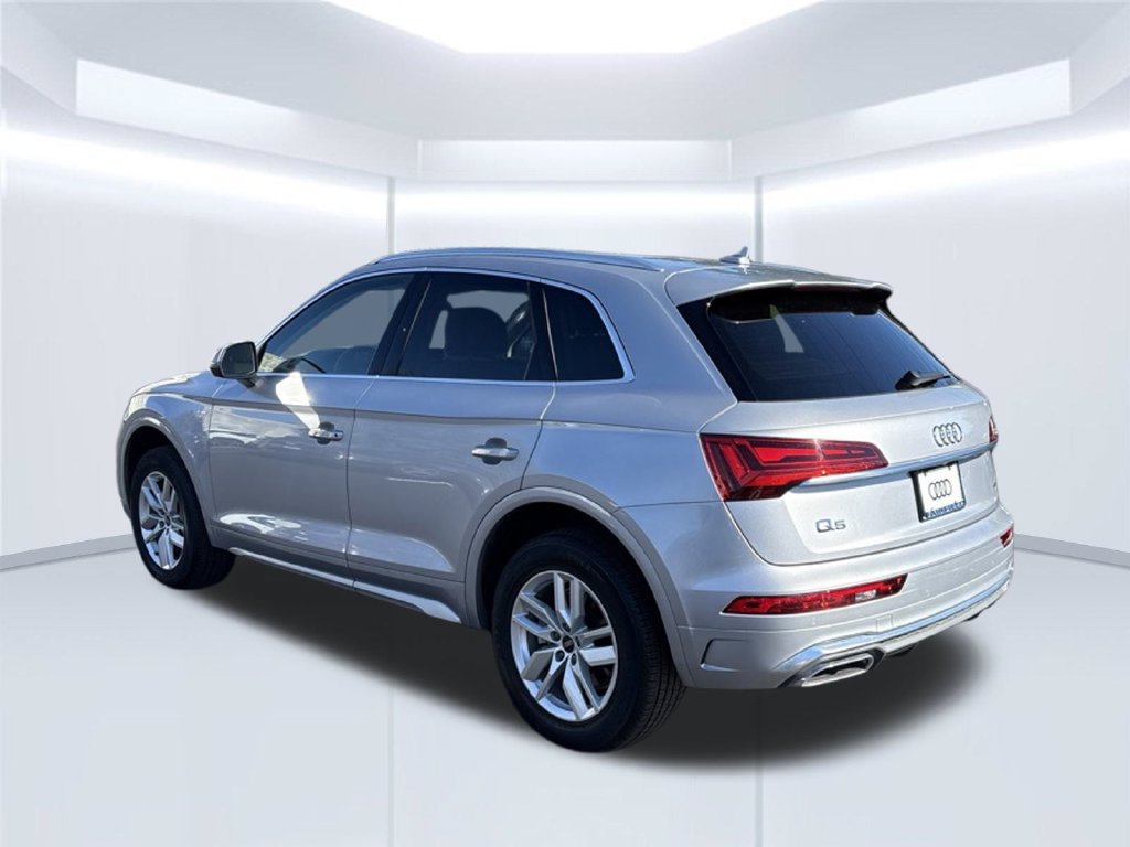 Certified 2024 Audi Q5 2.0T Premium w/ Convenience Package AWD/4WD image 4