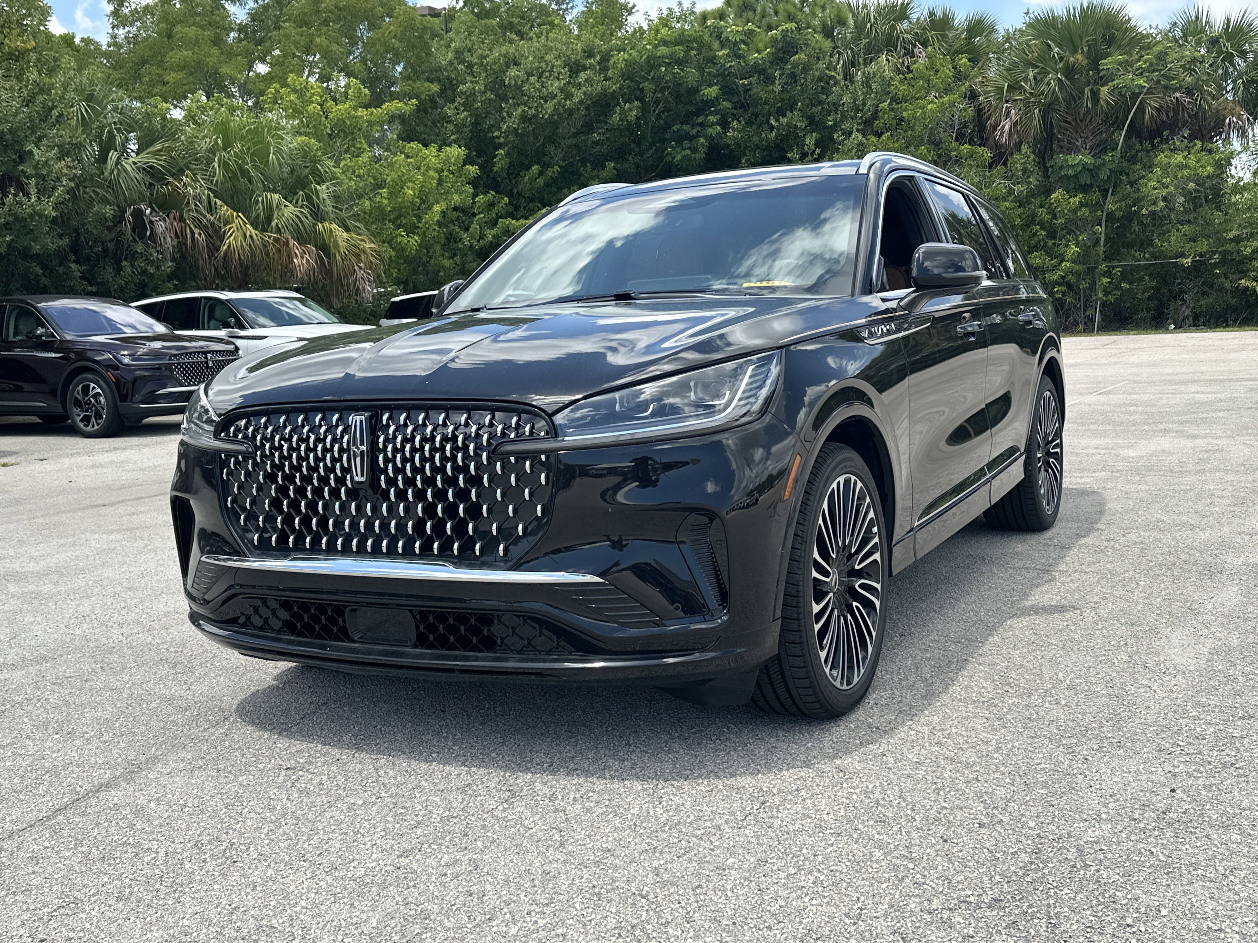 New 2025 Lincoln Aviator Black Label video 2