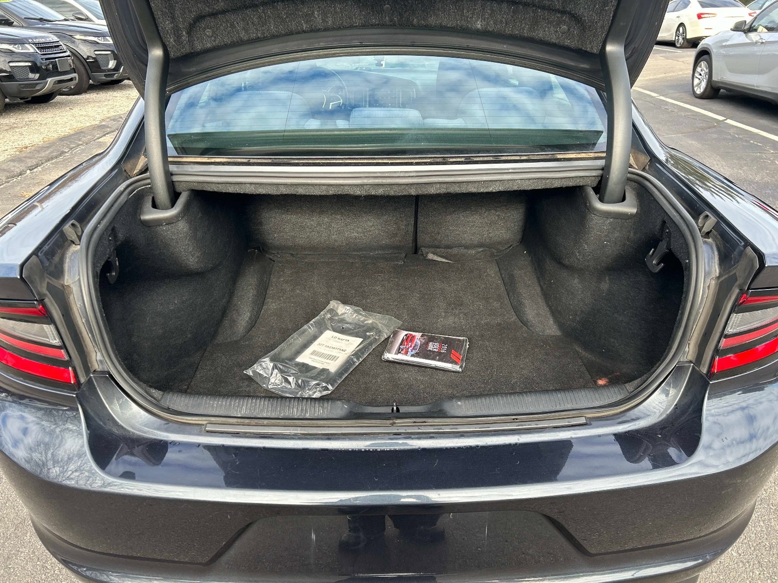Used 2016 Dodge Charger SXT image 14