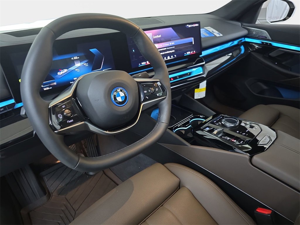 Used 2025 BMW i5 xDrive40 w/ Premium Package image 19