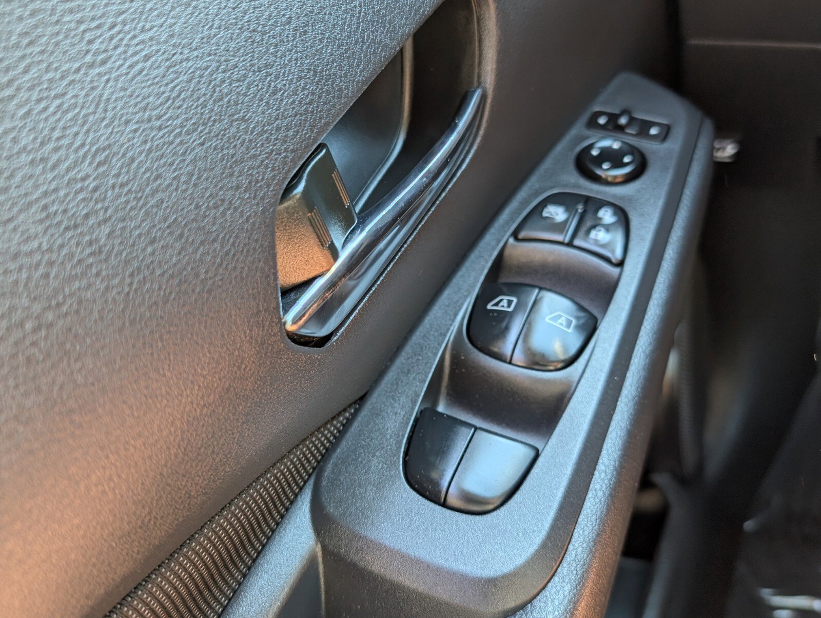 Certified 2024 Nissan Kicks SV w/ Interior Electronics Package image 33