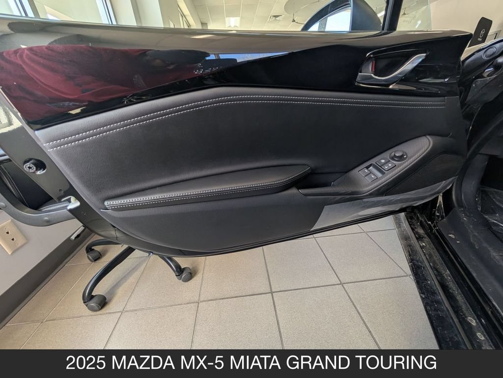 New 2025 MAZDA MX-5 Miata Grand Touring w/ Appearance Package RWD image 5