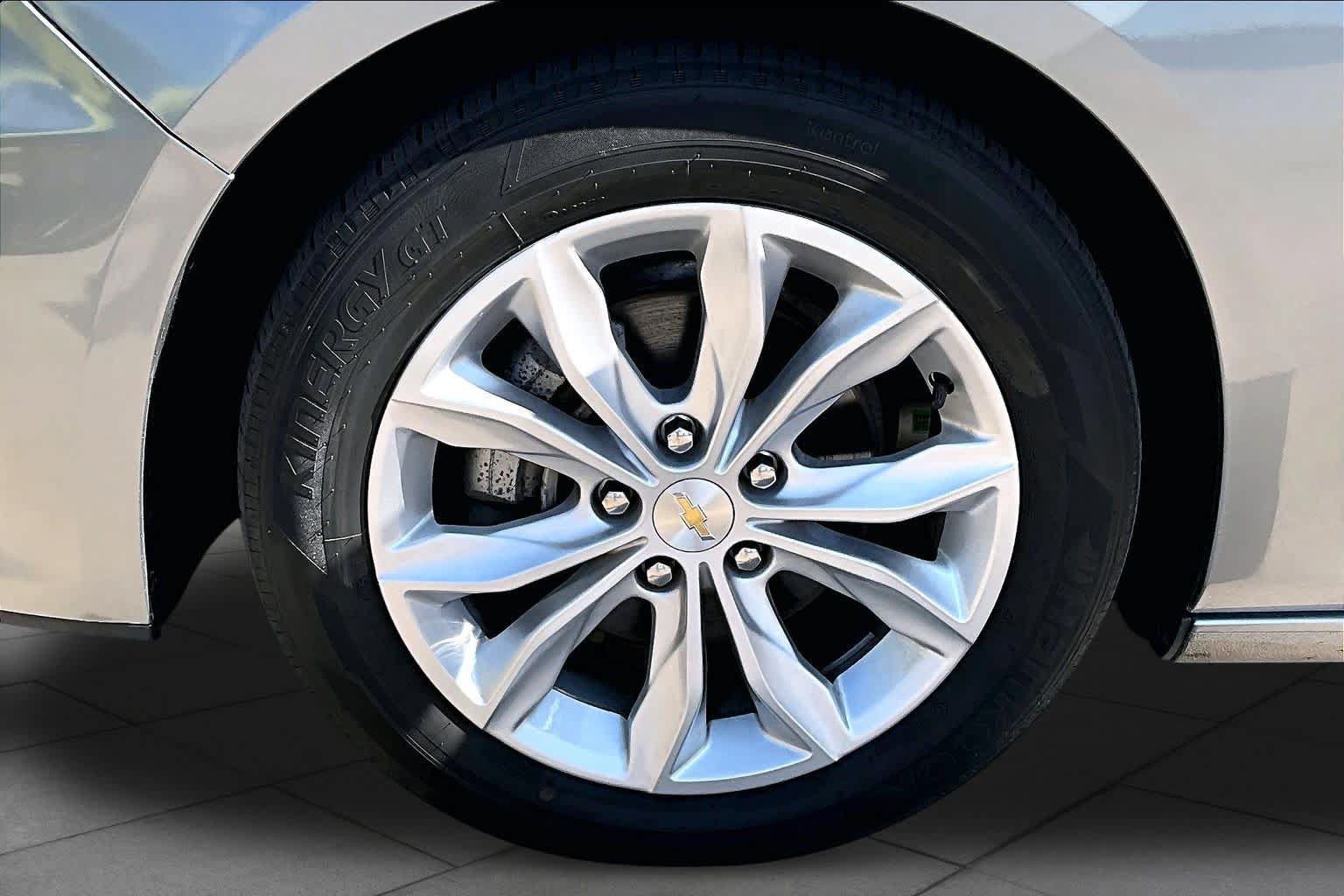 Used 2023 Chevrolet Malibu LT FWD image 11