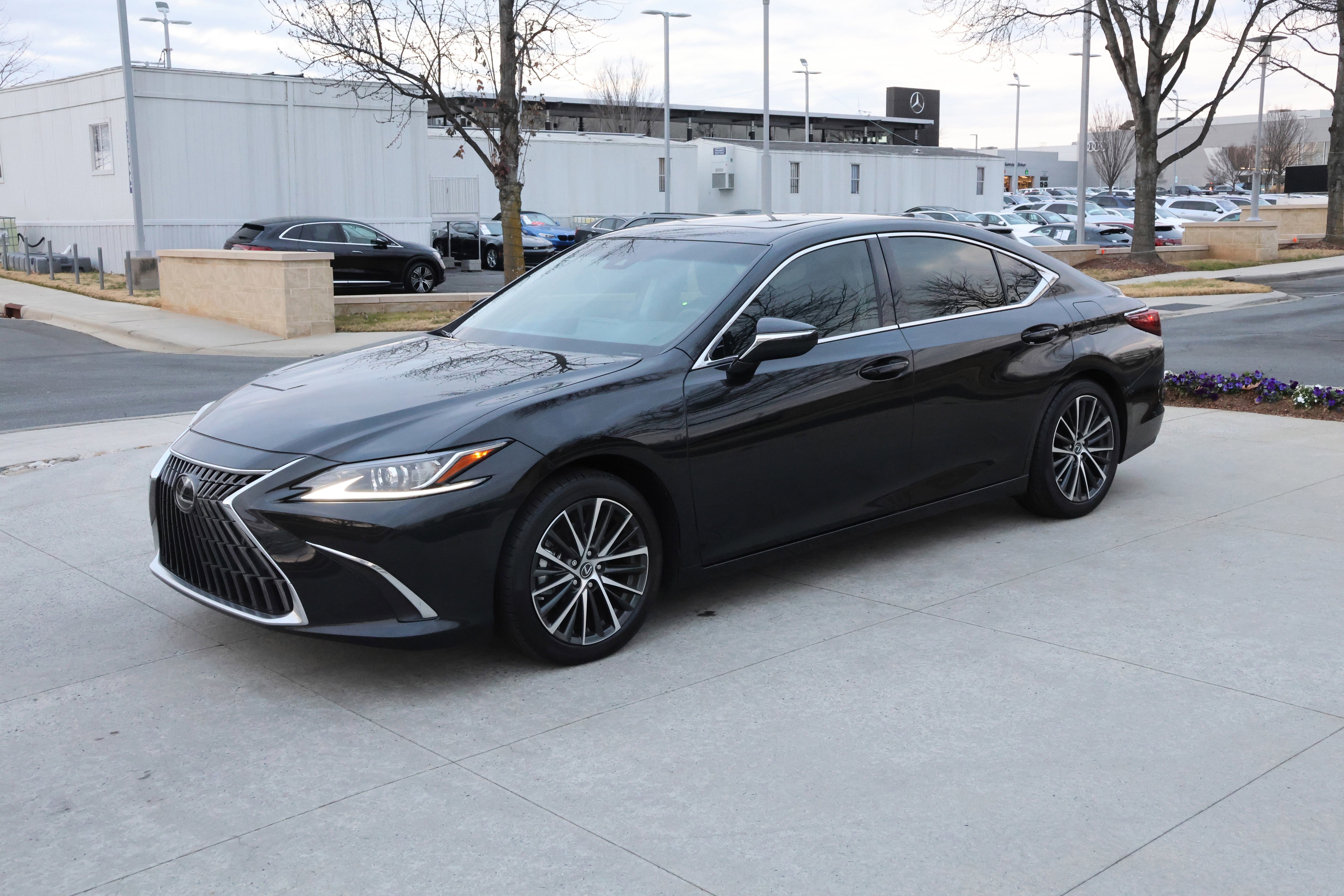 Used 2024 Lexus ES 350 350 w/ Premium Package image 5