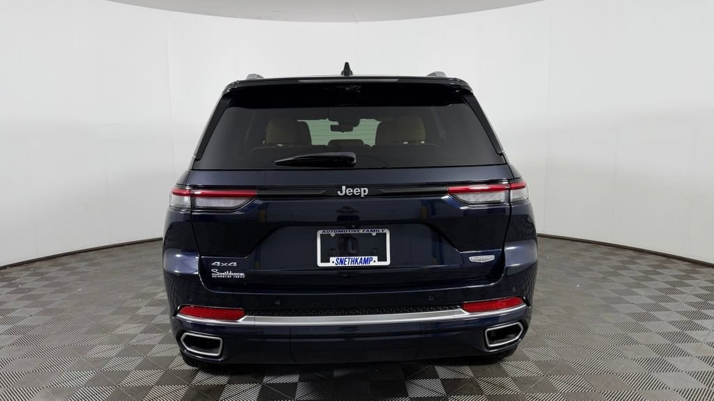 Used 2023 Jeep Grand Cherokee Summit AWD/4WD image 8