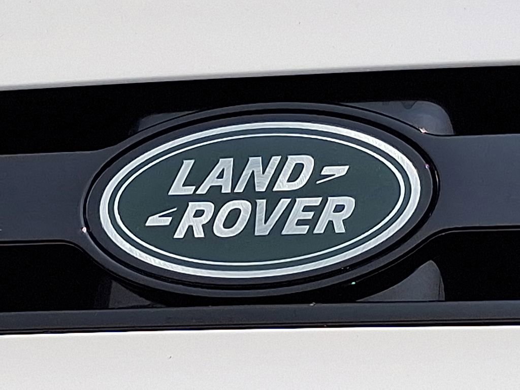 New 2025 Land Rover Defender 110 S image 24