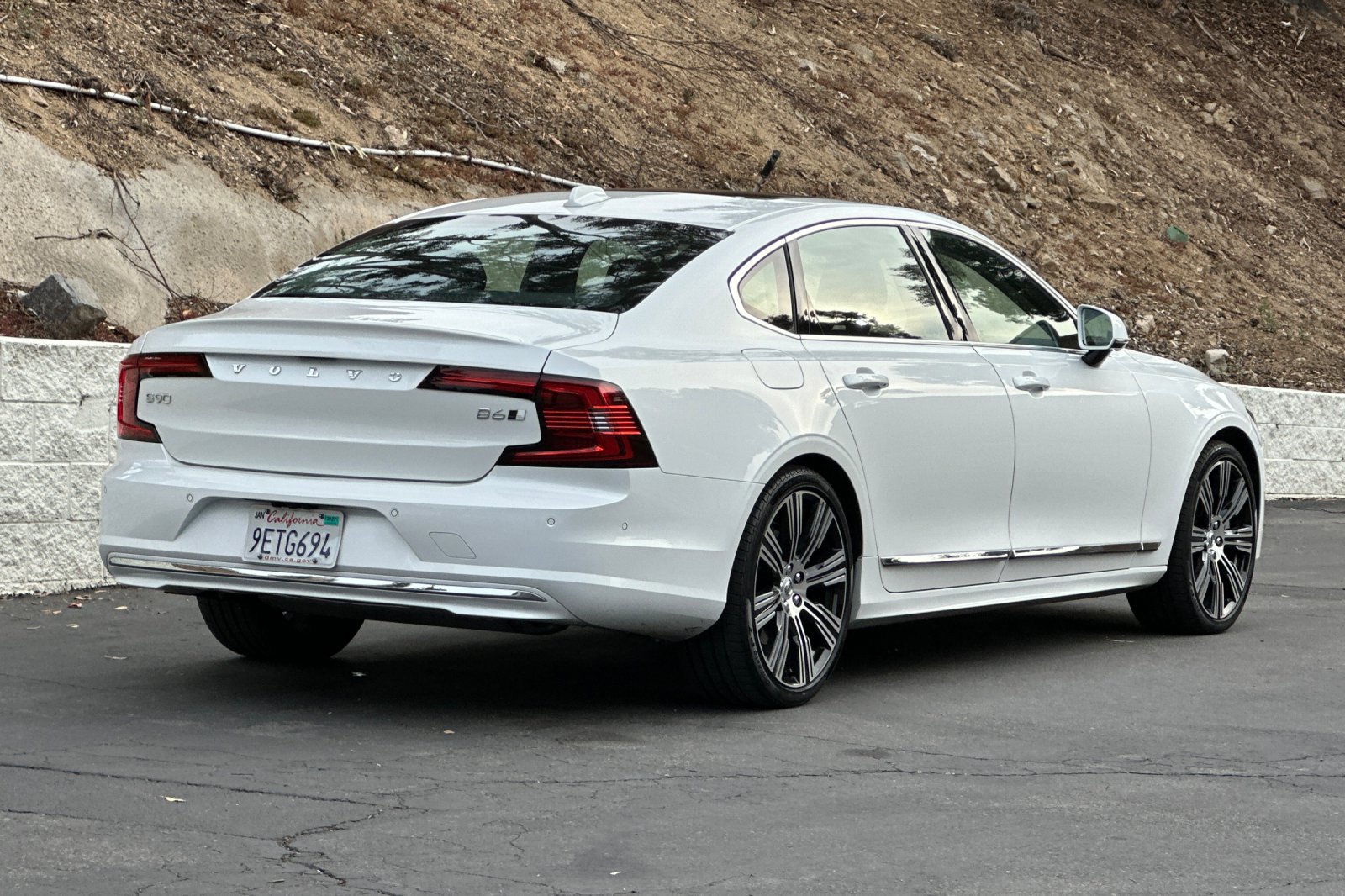 Certified 2023 Volvo S90 B6 Plus w/ Protection Package Premier image 4