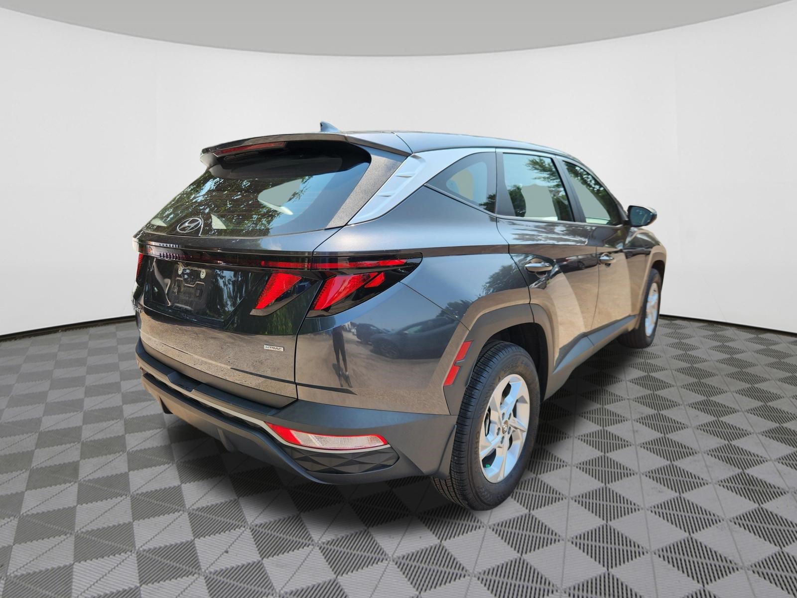 Used 2023 Hyundai Tucson SE w/ Cargo Package AWD/4WD image 4