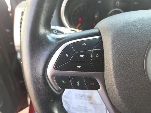 Used 2022 Jeep Grand Cherokee Laredo w/ All-Weather Capability Group AWD/4WD image 16