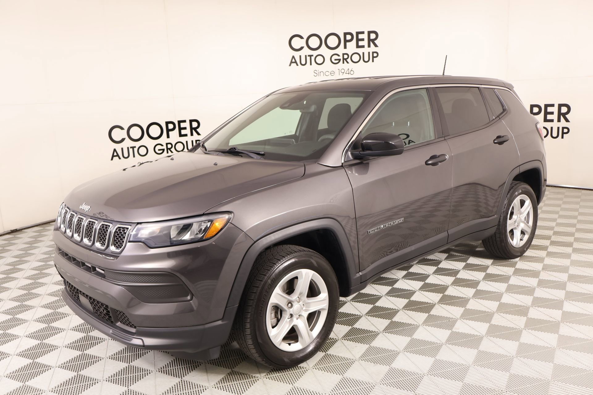 Used 2023 Jeep Compass Sport AWD/4WD image 9