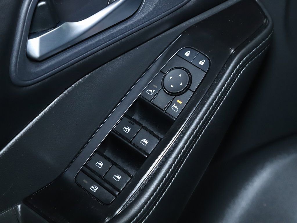 Used 2025 Nissan Rogue SV image 16