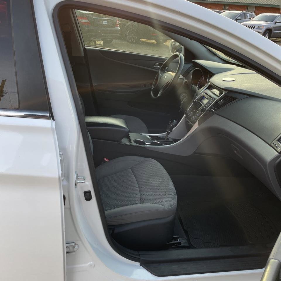 Used 2014 Hyundai Sonata GLS FWD image 16