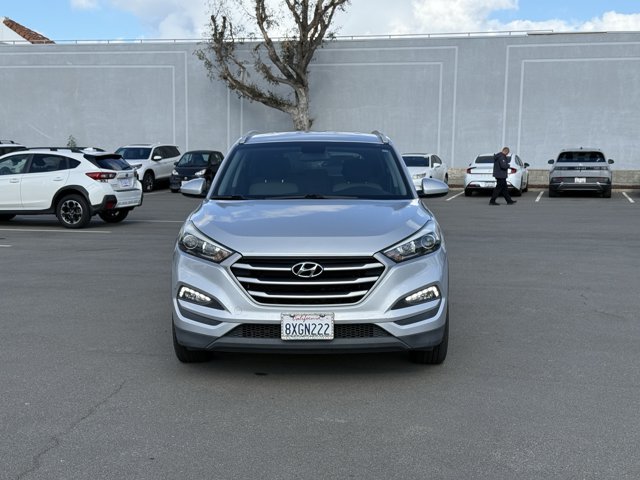 Used 2018 Hyundai Tucson SEL w/ Cargo Package FWD video 2
