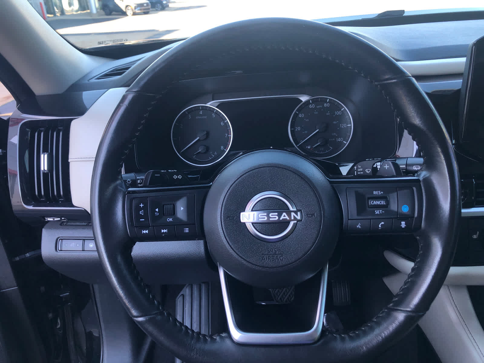 Used 2022 Nissan Pathfinder SV AWD/4WD image 9