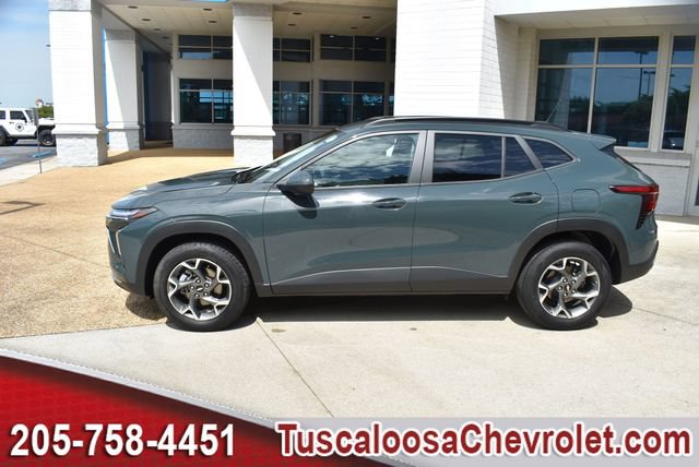 Used 2025 Chevrolet Trax LT FWD image 6