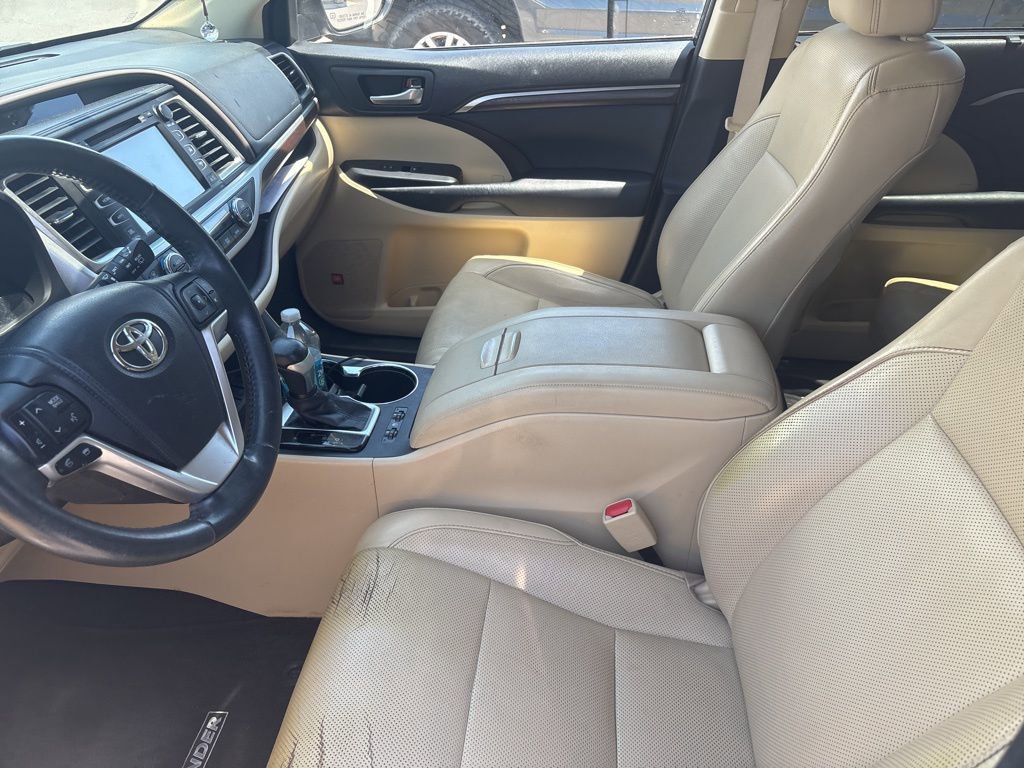 Used 2014 Toyota Highlander Limited FWD image 5