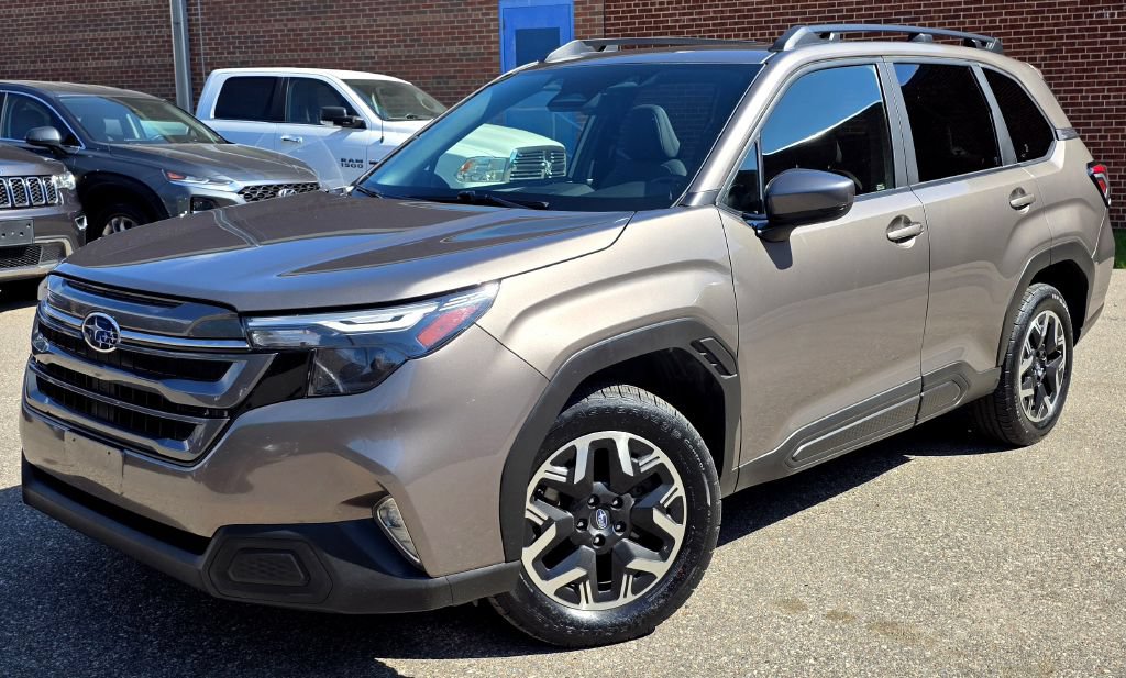 Used 2025 Subaru Forester Premium AWD/4WD image 4