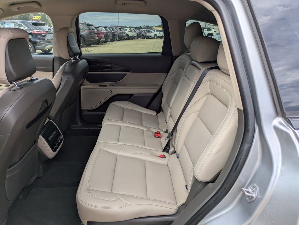 Used 2025 Lincoln Nautilus Premier image 10