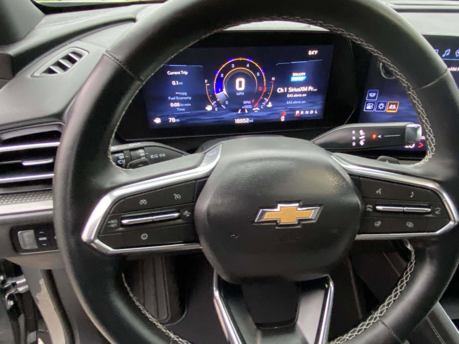 Used 2025 Chevrolet Traverse LT image 9