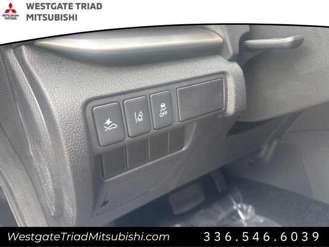 New 2025 Mitsubishi Eclipse Cross LE image 17