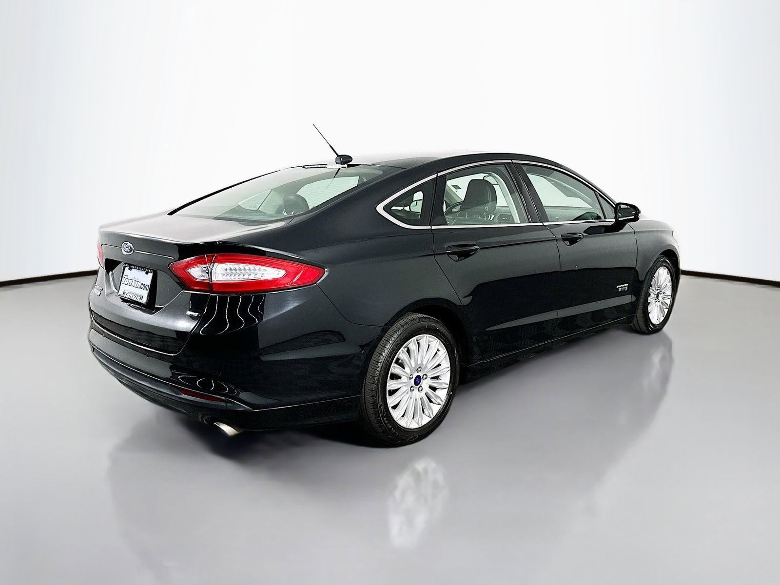 Used 2016 Ford Fusion Energi SE FWD image 8