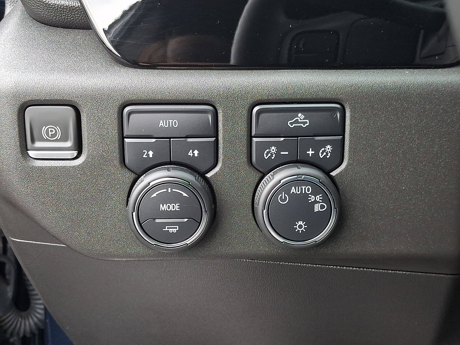 Used 2023 Chevrolet Silverado 1500 LT AWD/4WD image 25