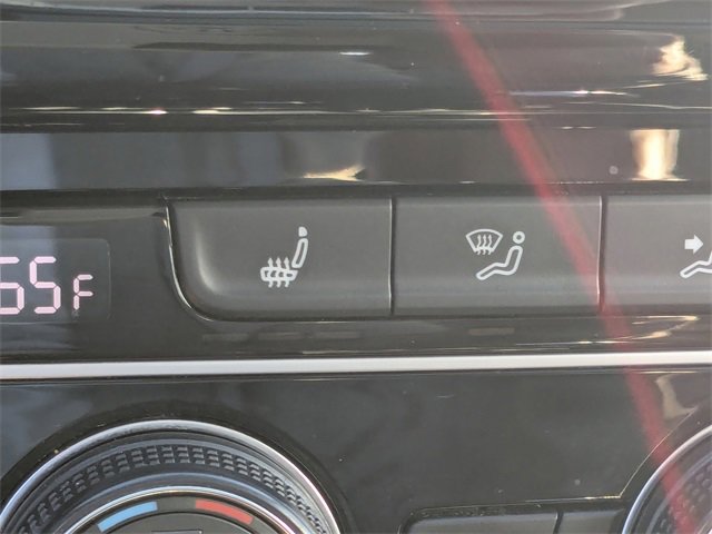 Used 2015 Volkswagen Golf TDI S image 21