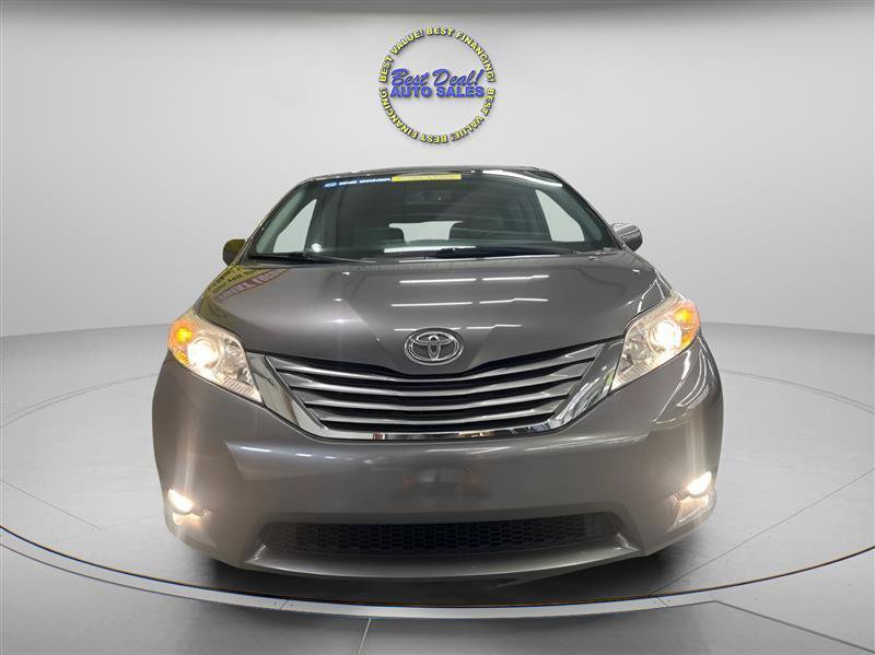 Used 2017 Toyota Sienna XLE w/ XLE Navigation Package FWD image 8
