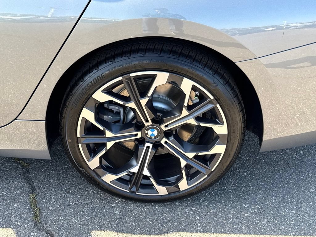 New 2026 BMW 330i xDrive Sedan w/ Premium Package AWD/4WD image 13