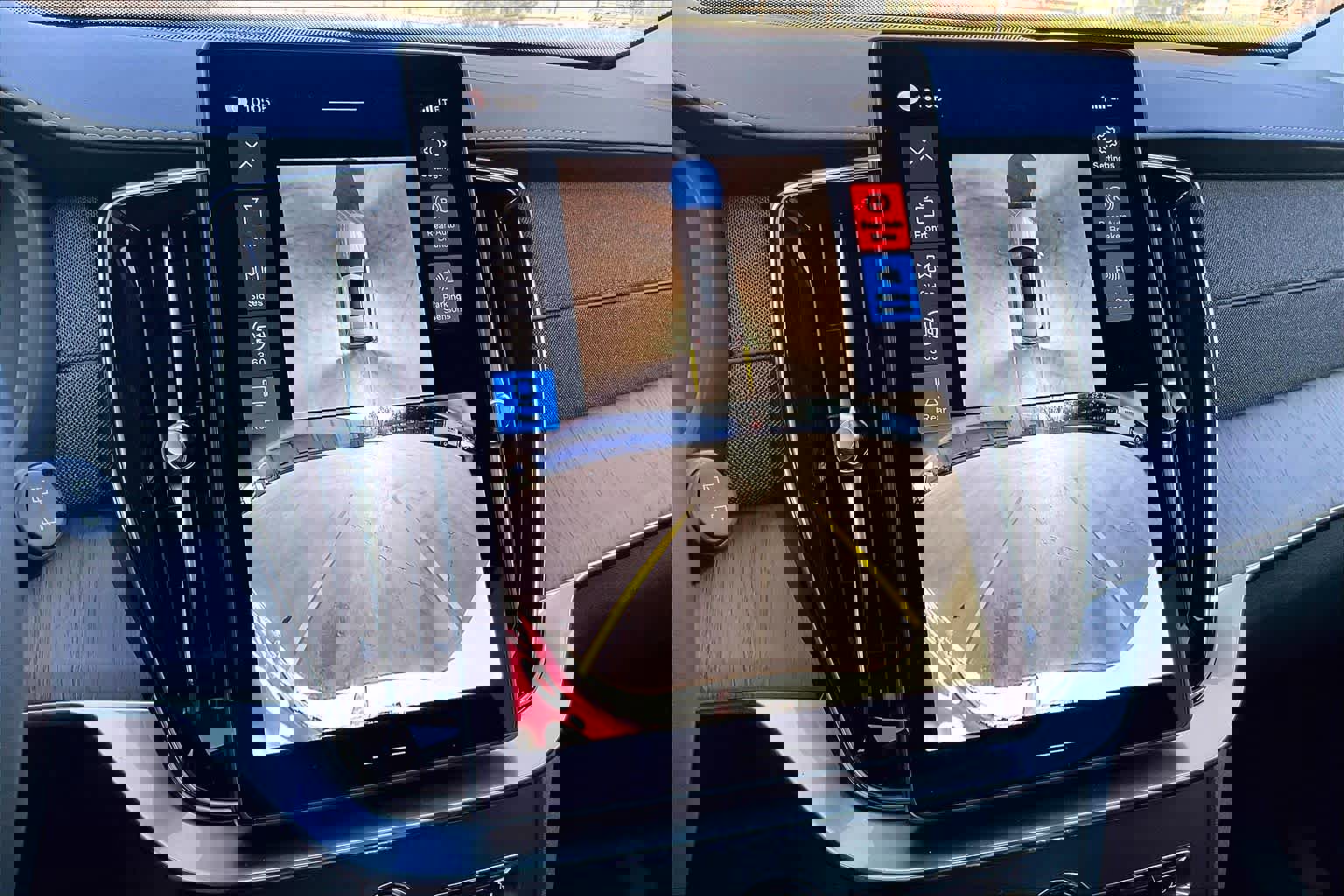 New 2026 Volvo XC90 B6 Ultra w/ Protection Package image 20