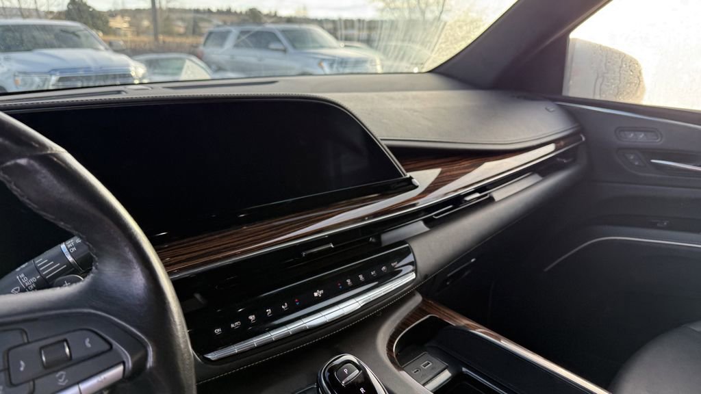 Used 2022 Cadillac Escalade ESV Luxury image 4
