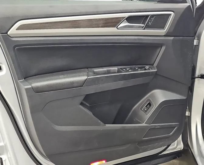 Used 2018 Volkswagen Atlas SEL AWD/4WD image 9