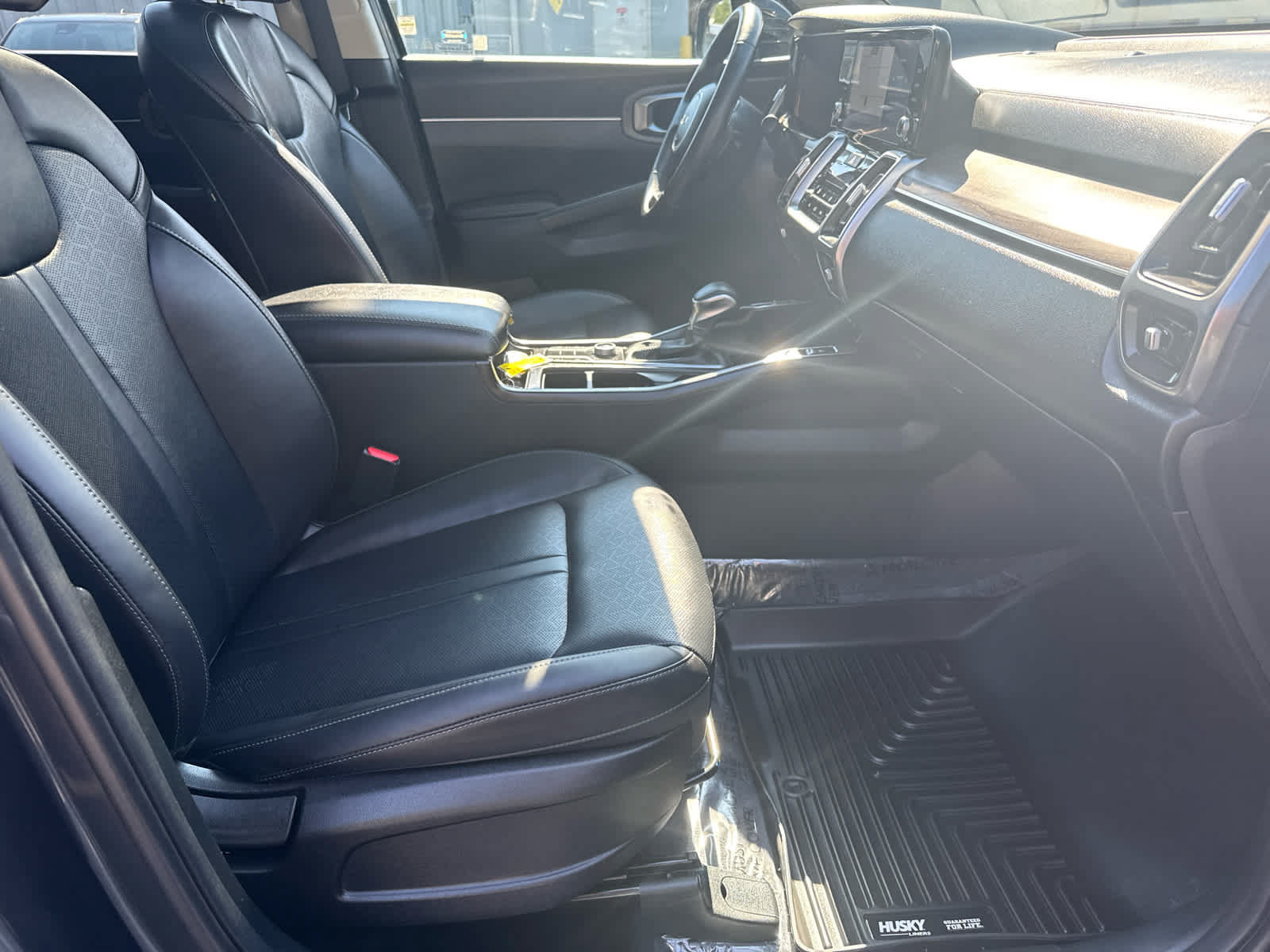 Used 2023 Kia Sorento S w/ Panoramic Sunroof Package AWD/4WD image 12