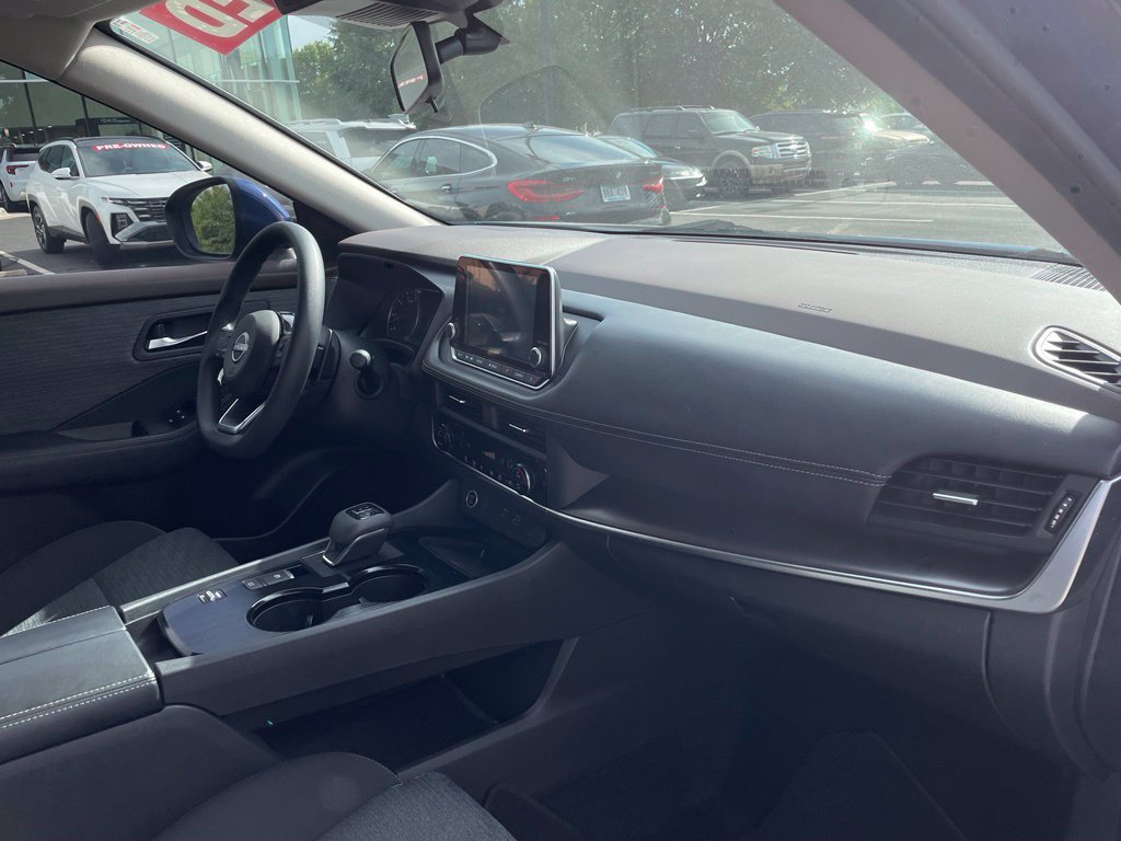 Used 2023 Nissan Rogue SV FWD image 31