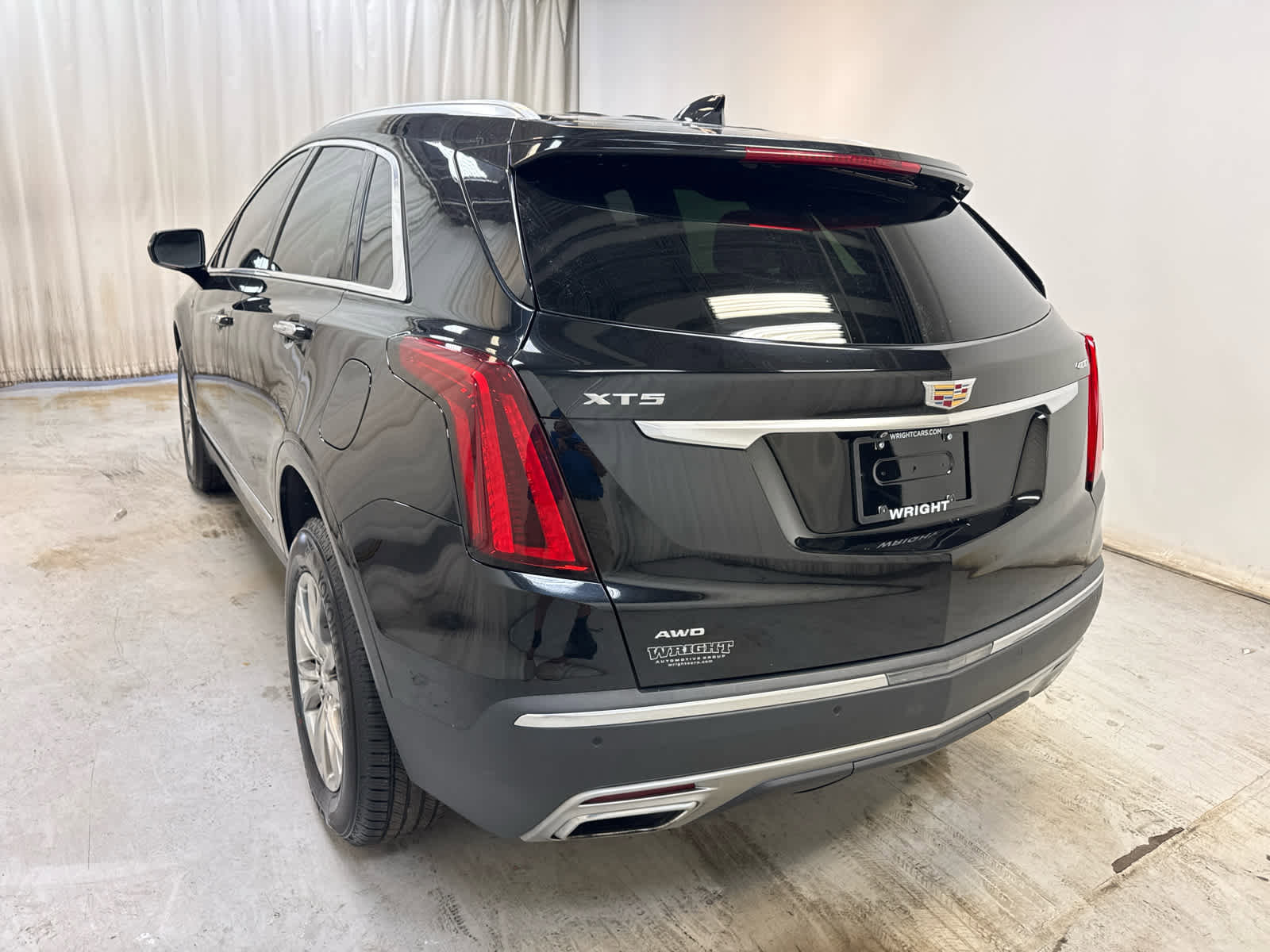 Used 2020 Cadillac XT5 Premium Luxury image 2