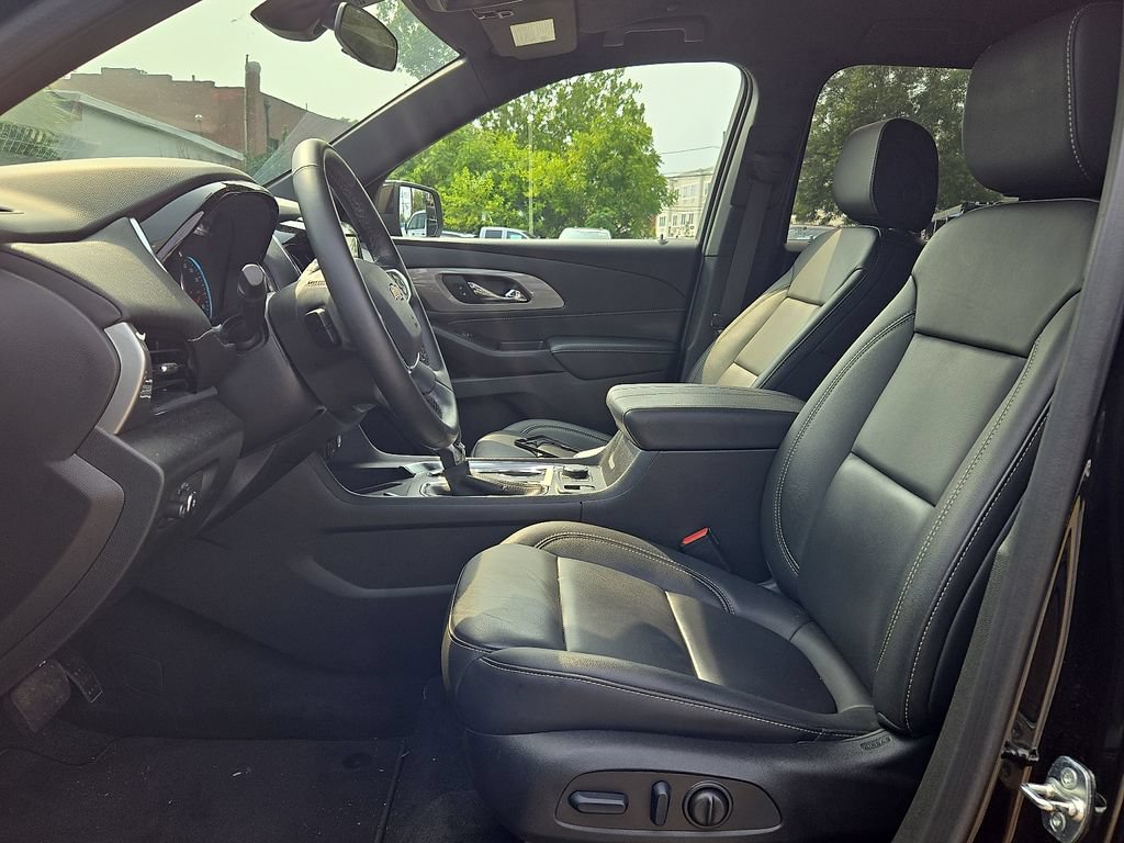 Certified 2023 Chevrolet Traverse LT AWD/4WD image 19