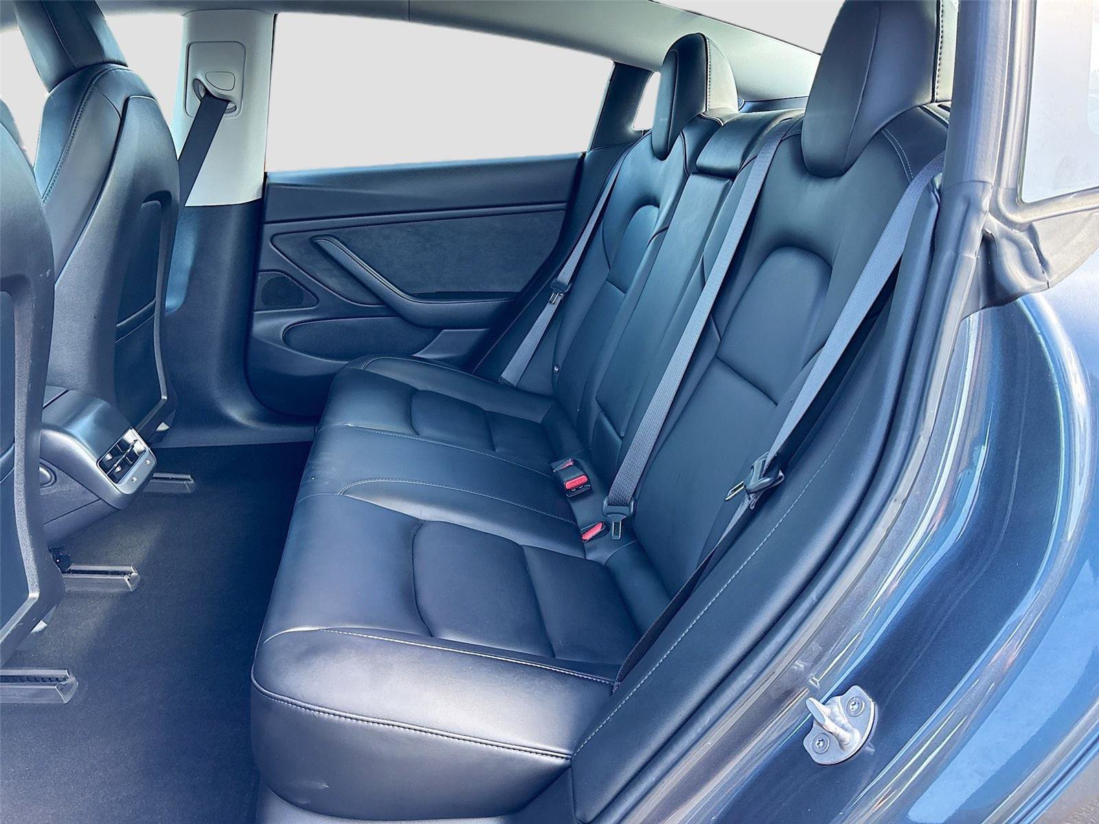 Used 2018 Tesla Model 3 Long Range RWD image 24