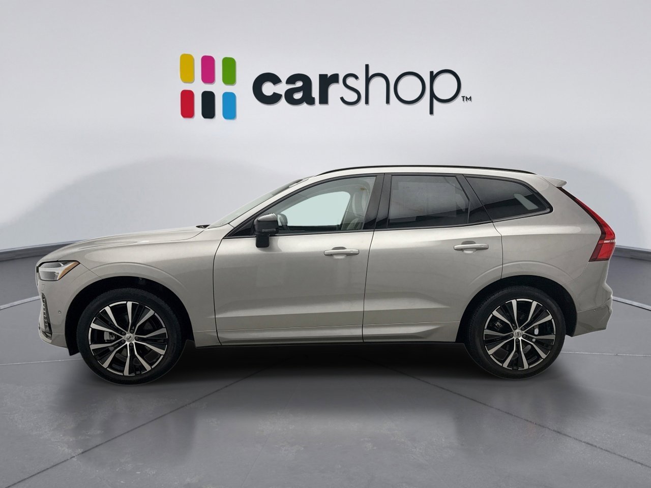 Used 2025 Volvo XC60 B5 Ultra w/ Climate Package image 2