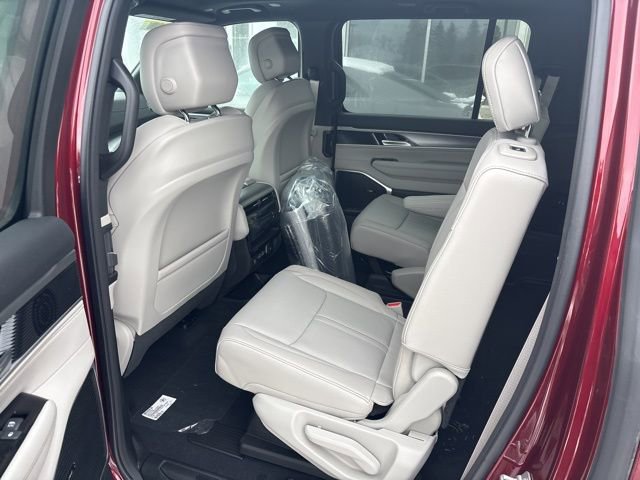 New 2026 Jeep Grand Wagoneer L 4WD w/ Premium Group I image 8